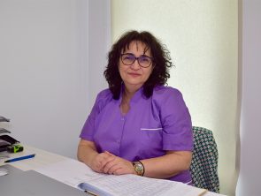 Dr. Claudia Nicorici
